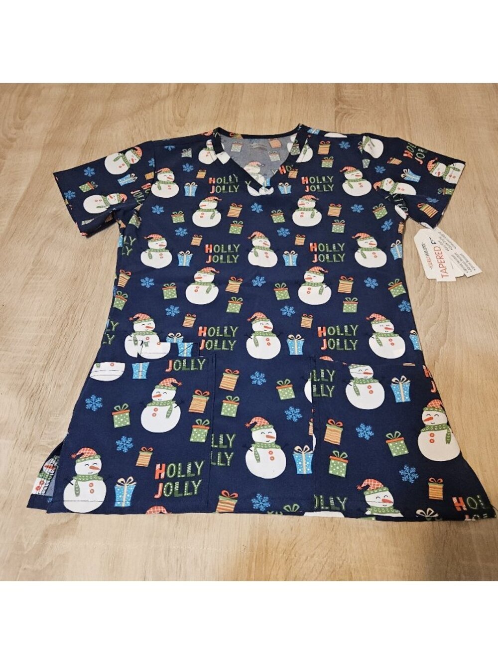 Scrubaid Womens Size S 6-8 Tapered Fit Four Way Stretch Scrub Top New Snowman